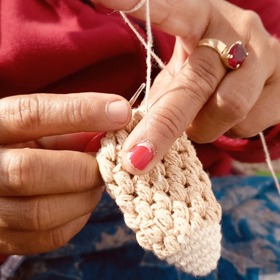 Luna-Leena Keychain Fish - Sand - Organic Cotton - Handgehaakt in Nepal