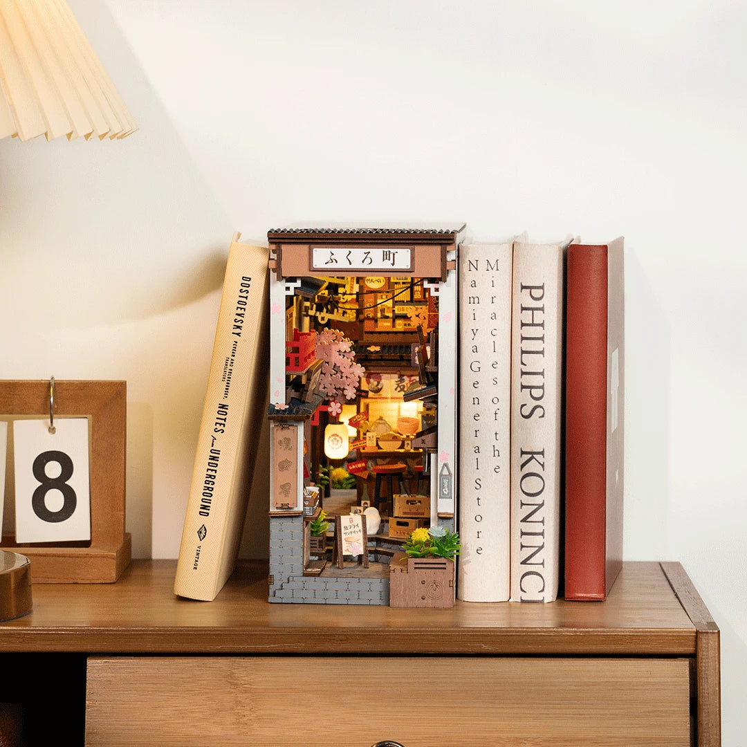 Robotime, DIY Book Nook Boekensteun Sakura Wine Alley, TGB11, 11,1x19,5x22,1cm