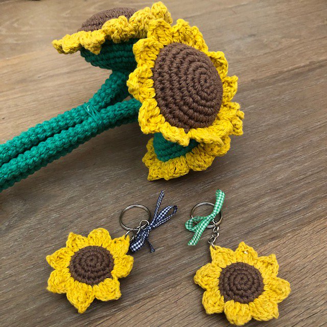 Luna-Leena zonnebloemboeket - Biologisch katoen - 4 bloemen - Handgehaakt in Nepal
