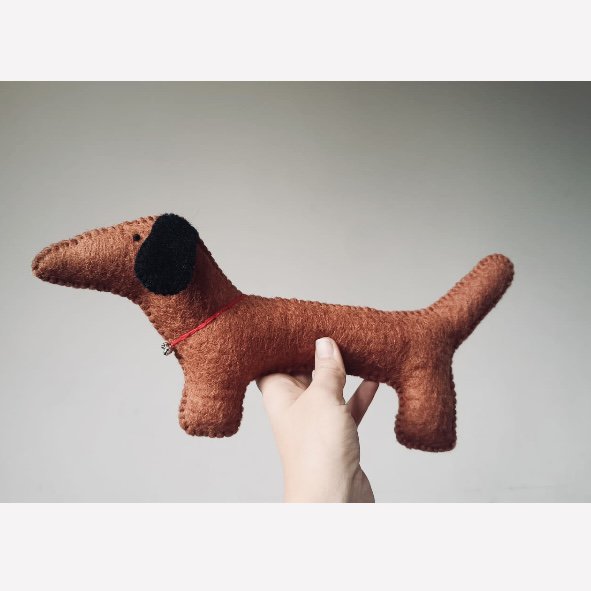 Luna-Leena Large Dachshund 'Luna' - Brown - 100% wolvilt - handgemaakt in Nepal