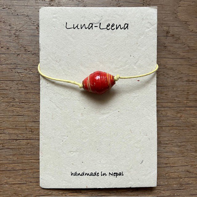 Luna-Leena Bracelet Oval Red - gemaakt van bestaande armbanden in Nepal