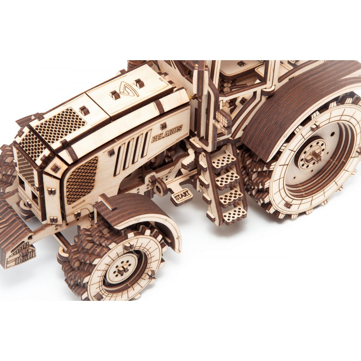 Eco Wood Art (EWA) 3D Mechanische Puzzel Tractor Belarus 2022