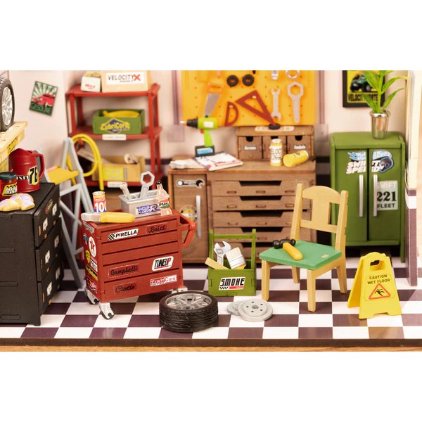 Robotime, DIY Huisje Garage Workshop met LED verlichting, DG165, 24x15x17cm