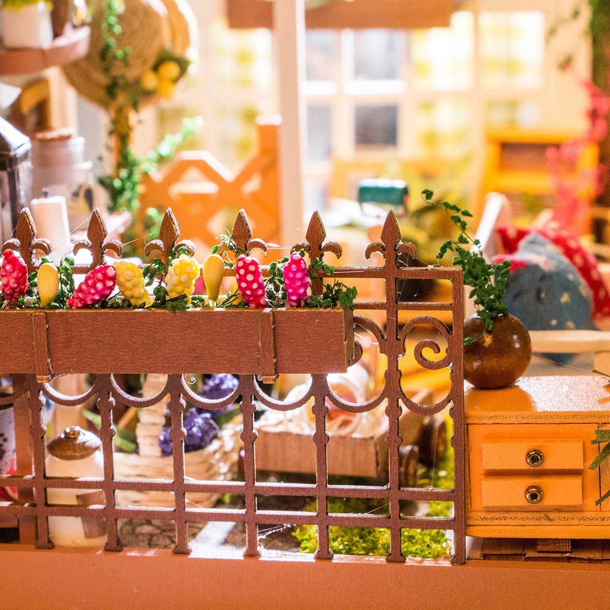 Robotime, DIY Huisje Miller's Flower House