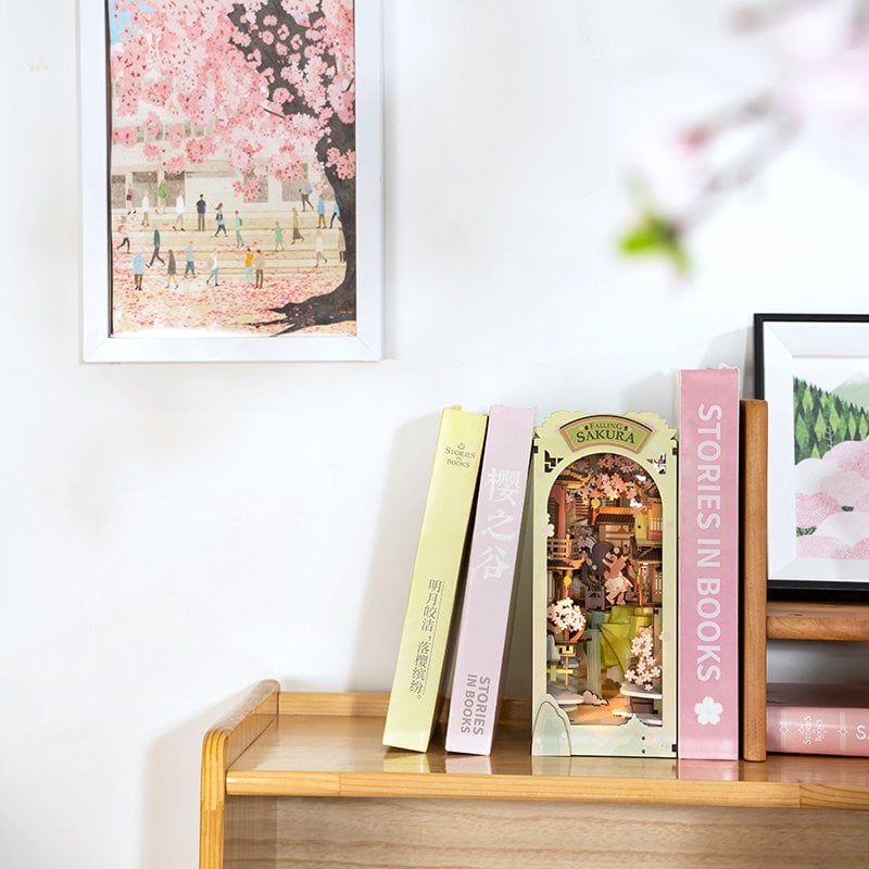 Robotime, DIY Book Nook Boekensteun Falling Sakura