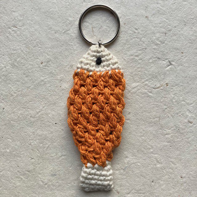 Luna-Leena Keychain Fish - Oranje - Handgehaakt in Nepal