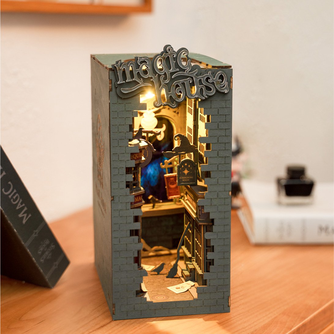 Robotime, DIY Book Nook Boekensteun Magic House