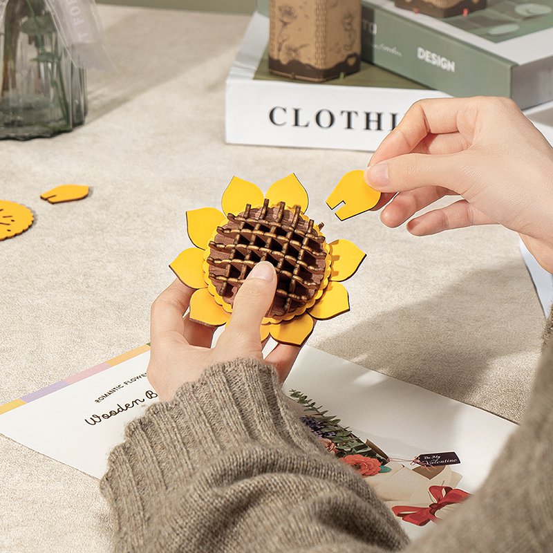 Robotime, DIY Houten Bloem Sun Flower, Zonnebloem, TW011, 9,5x8,5x23cm