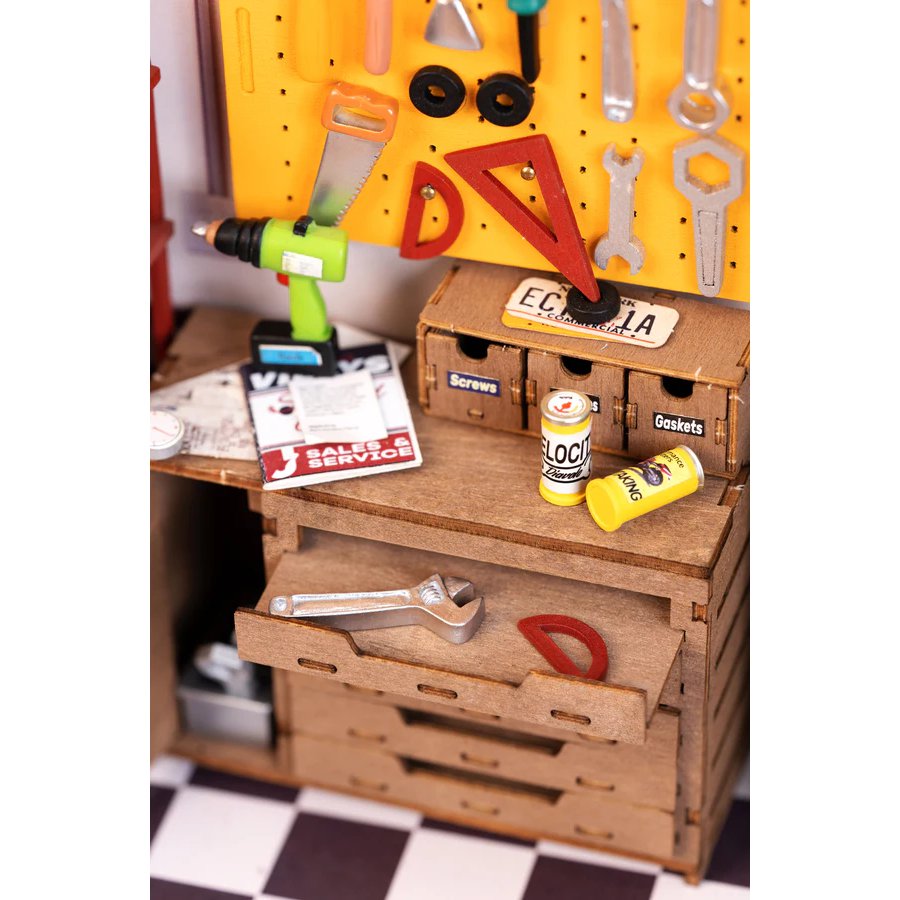 Robotime, DIY Huisje Garage Workshop met LED verlichting, DG165, 24x15x17cm