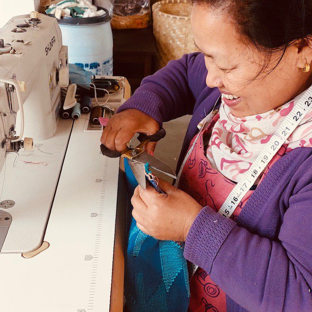Luna-Leena make-up tasje - Blauw - Geweven Dhaka katoen - Handgemaakt in Nepal