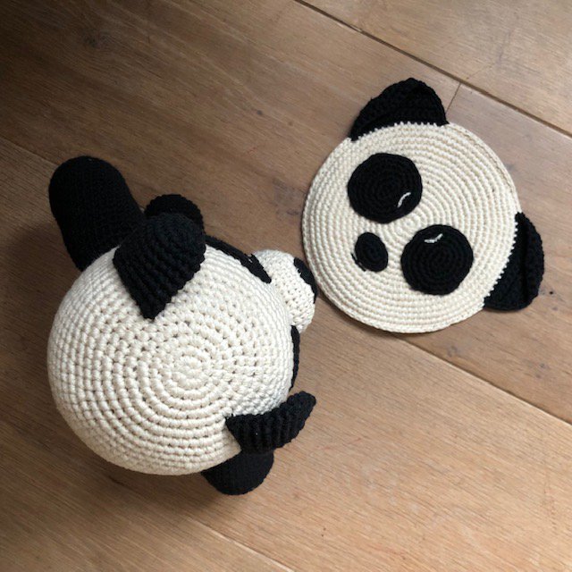 Luna-Leena panda plat knuffeldoekje met geluid - Biologisch katoen - Handgehaakt in Nepal