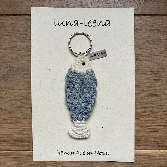 Luna-Leena Keychain Fish - Grijs - Organisch katoen - Handhaak in Nepal