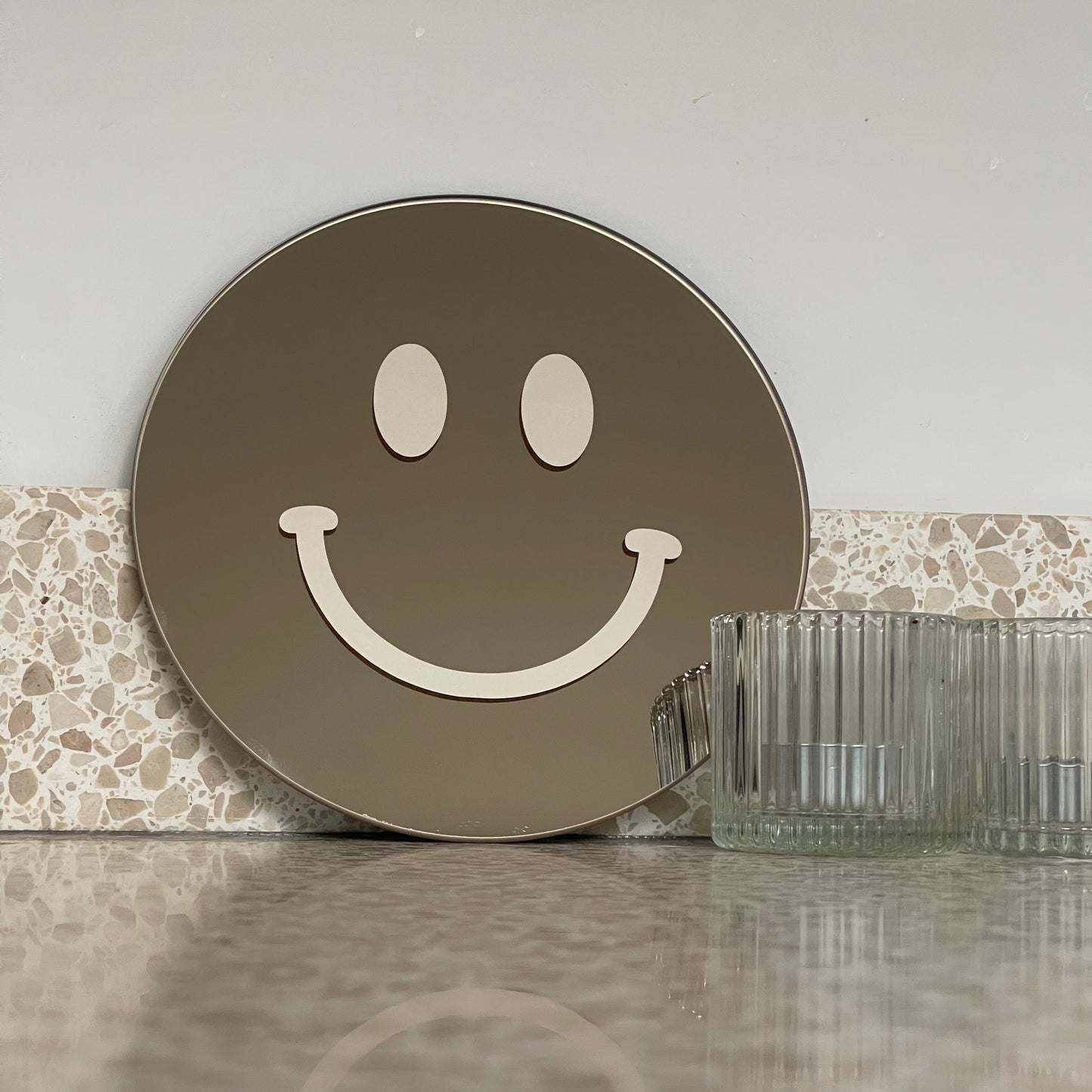 Vrolijkmakende Smiley spiegel Cream Smile