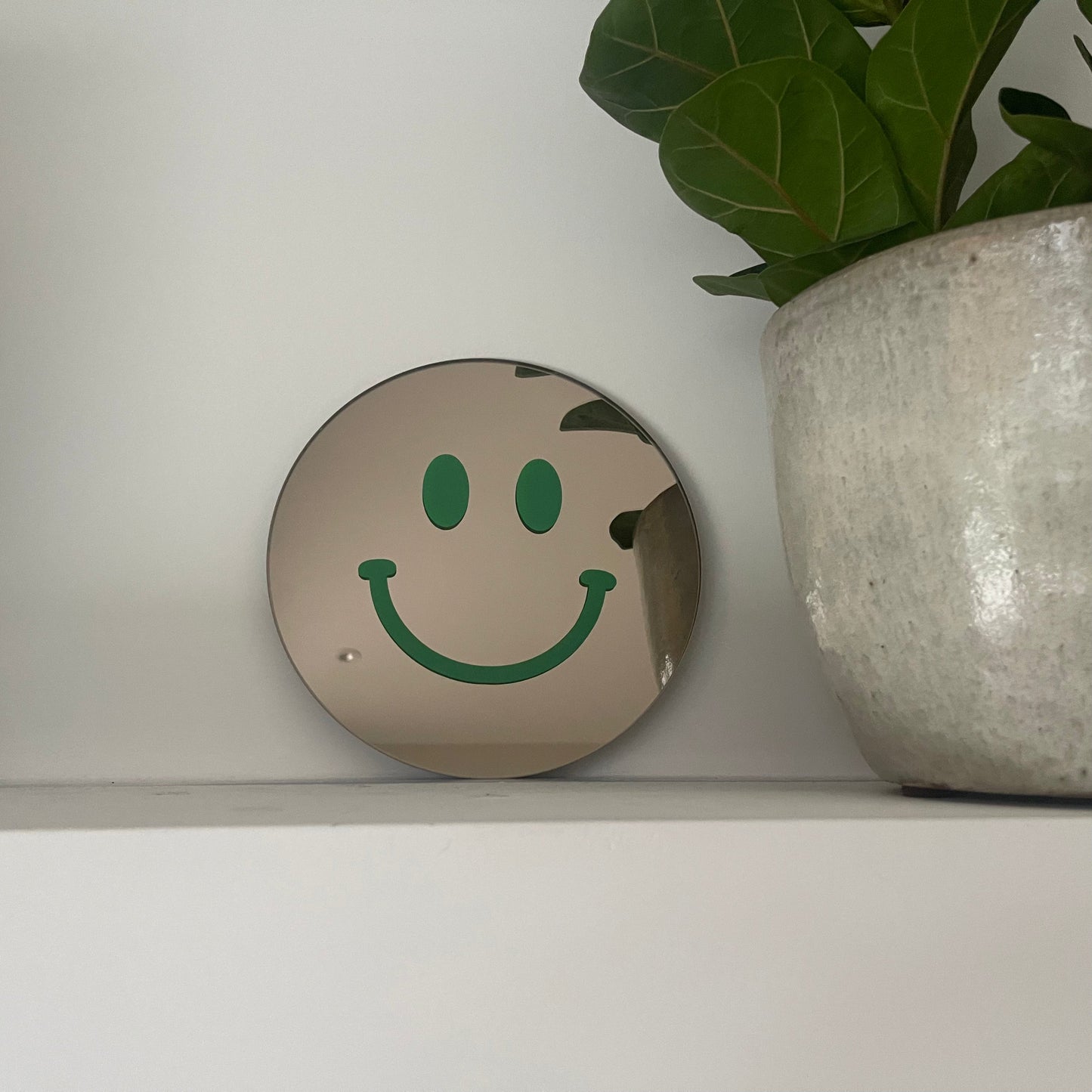 Vrolijkmakende Smiley spiegel Green Smile