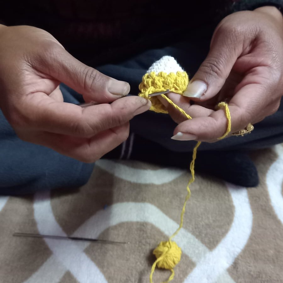 Luna-Leena Keychain Fish - Bag Charm - Geel - Organisch katoen - Handhaak in Nepal - Baghanger