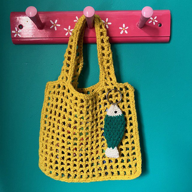 Luna -Leena Keychain Fish - Bag Charm - Groen - Organisch katoen - Handhaak in Nepal - Bag Hanger