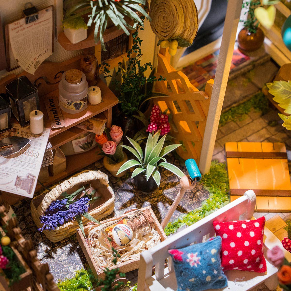 Robotime, DIY Huisje Miller's Flower House