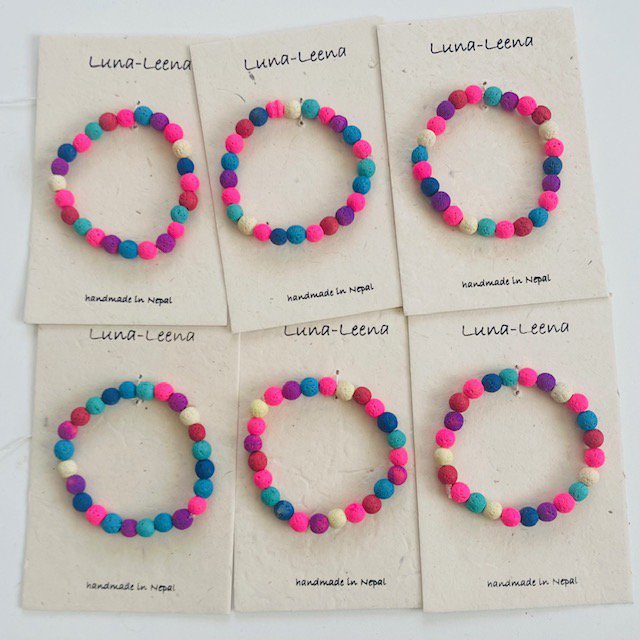 Luna-Leena kinderarmbandkleuren - lava kralen - handgemaakt in Nepal