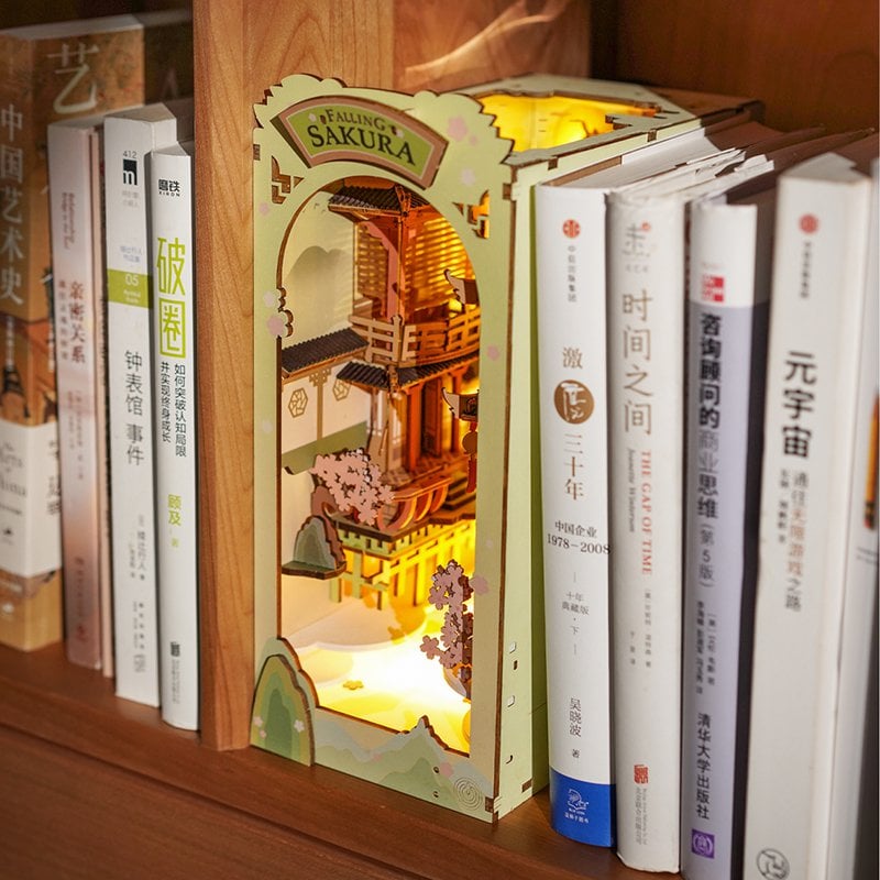 Robotime, DIY Book Nook Boekensteun Falling Sakura