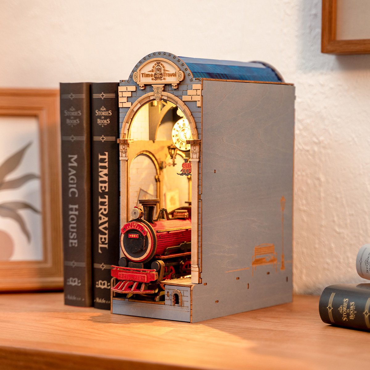 Robotime, DIY Book Nook Boekensteun Time Travel