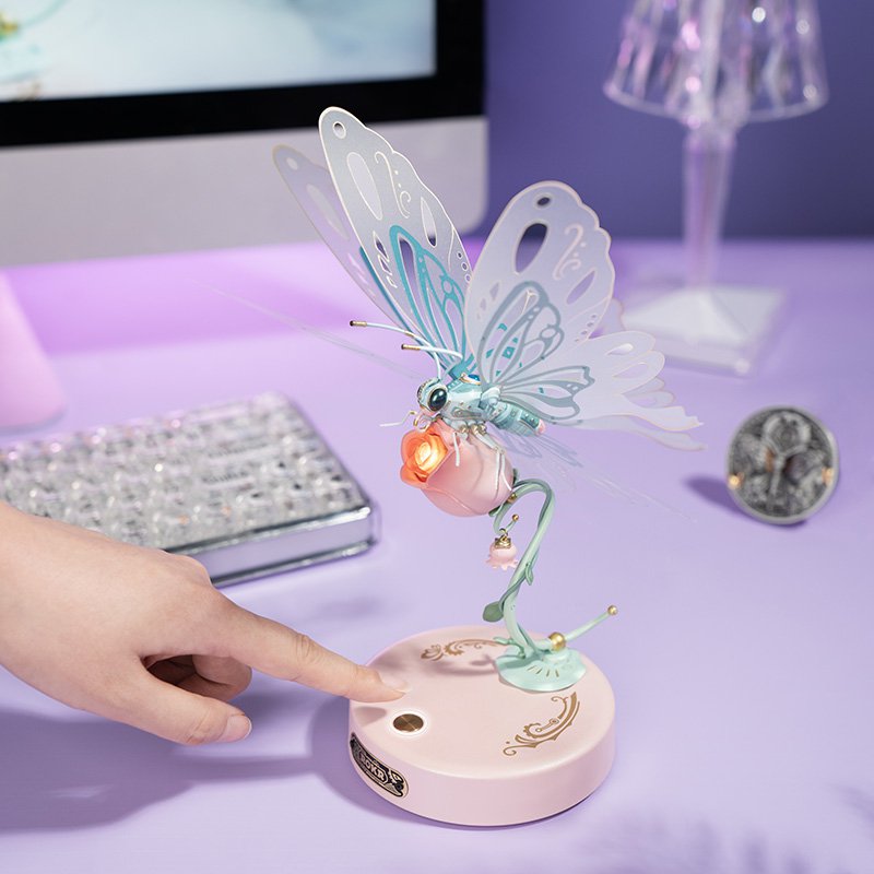 Robotime, 3D DIY Kunststof Bouwpakket Vlinder/ Butterfly Pink, MI05P, 15,5x14,5x23cm