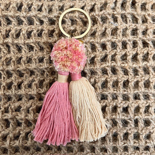 Luna-Leena Keychain Twin Tassels - Oud roze/zand - handgemaakt in Nepal