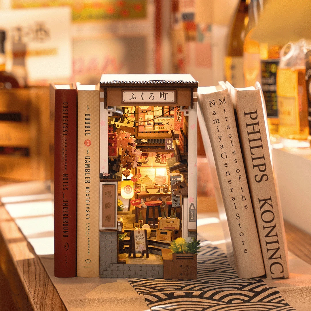 Robotime, DIY Book Nook Boekensteun Sakura Wine Alley, TGB11, 11,1x19,5x22,1cm