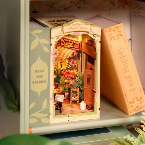 Robotime, DIY Book Nook & Wonderland Boekensteun Floral Corner, TGB09, 19x10,8x24cm