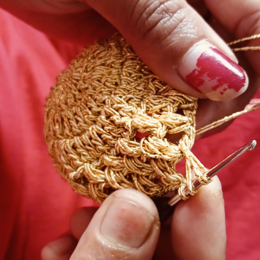Luna-Leena 2x mini manden met handvat goud - Handgehaakt in Nepal