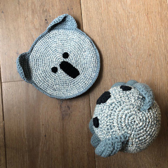 Luna-Leena koala plat knuffeldoekje met geluid - Blauwgrijs - Handgehaakt in Nepal
