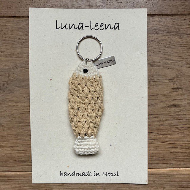 Luna-Leena Keychain Fish - Sand - Organic Cotton - Handgehaakt in Nepal
