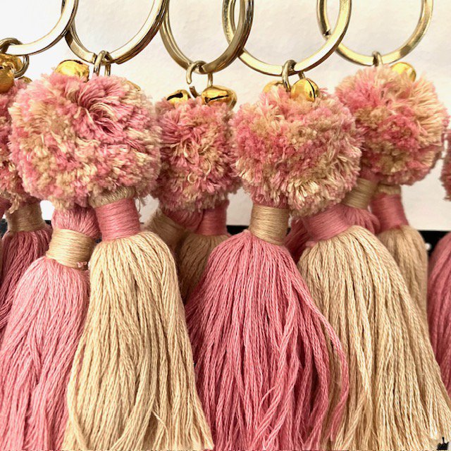 Luna-Leena Keychain Twin Tassels - Oud roze/zand - handgemaakt in Nepal