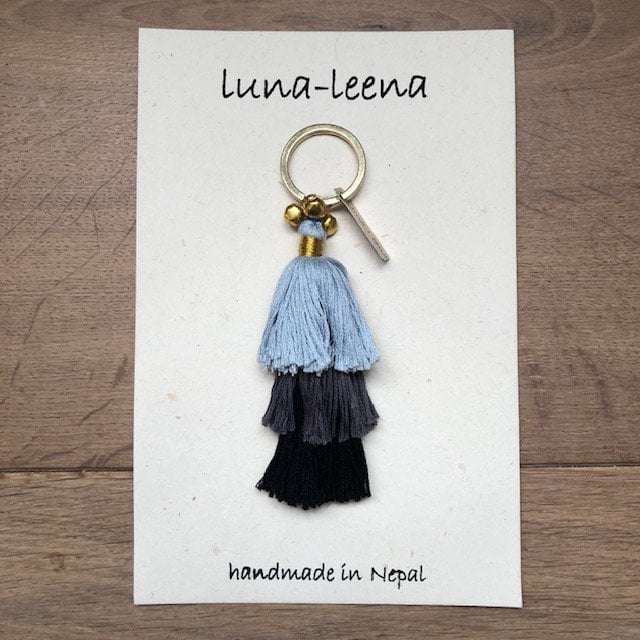 Luna-Leena Keychain kwamen grijs/zwart- Handgemaakt in Nepal