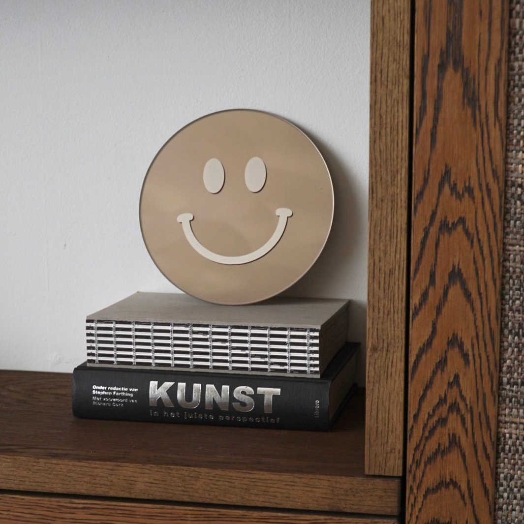 Vrolijkmakende Smiley spiegel Cream Smile