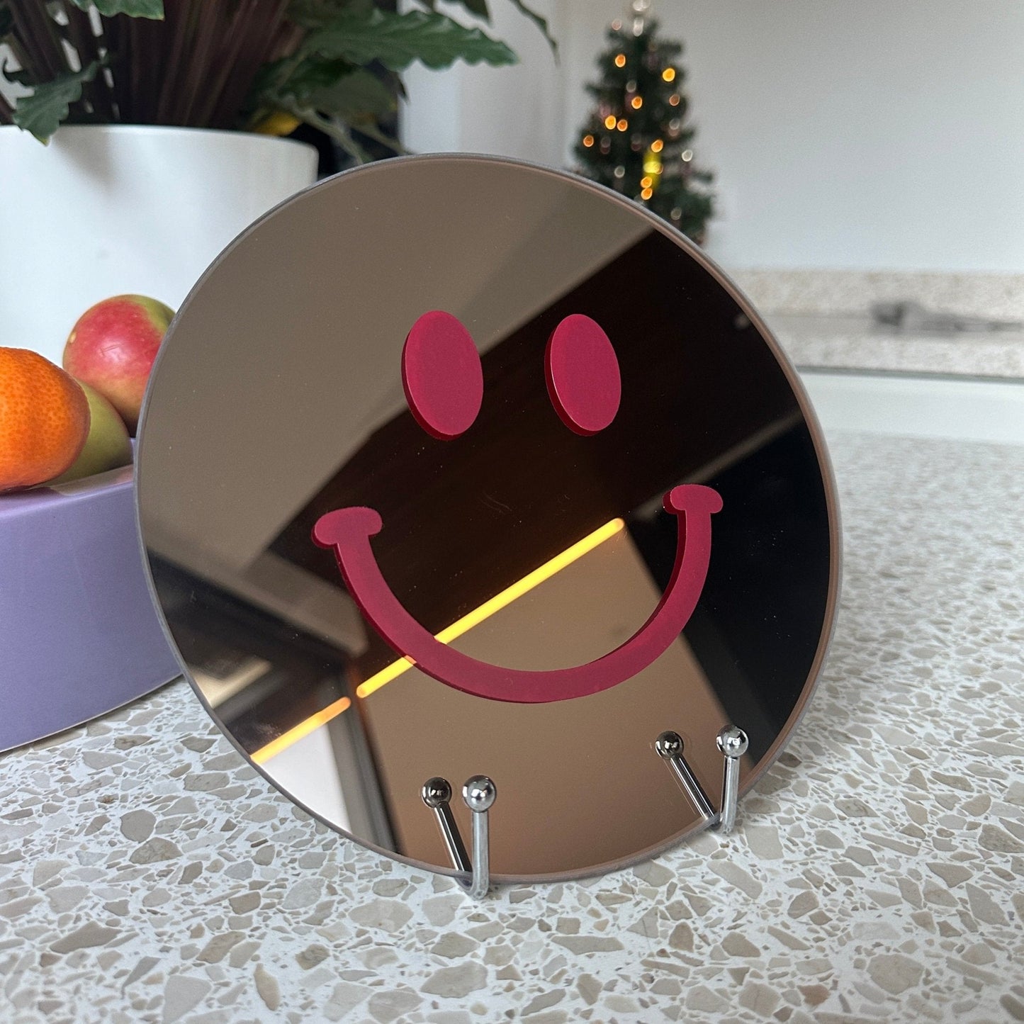 Vrolijkmakende Smiley spiegel Dark Red Smile