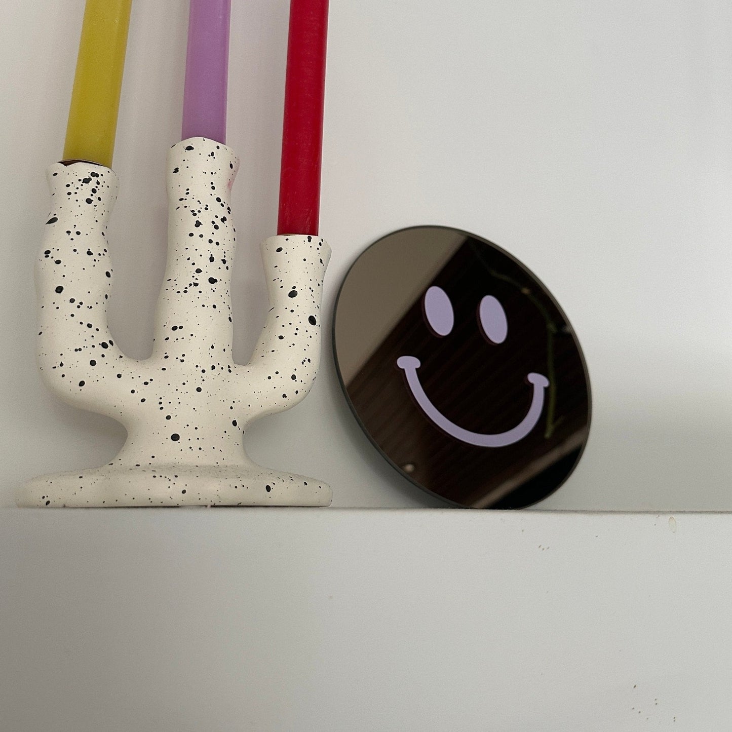 Vrolijkemakende Smiley spiegel Lilac Smile