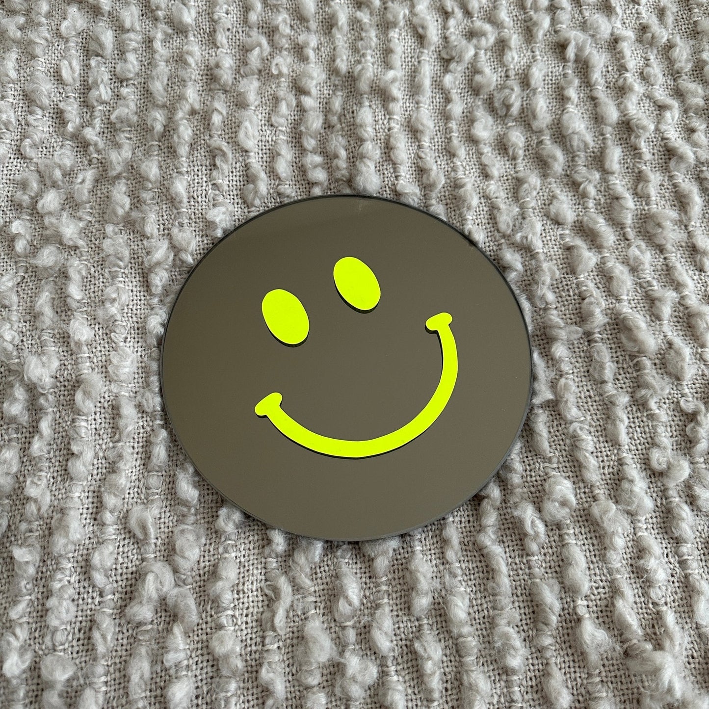 Vrolijkmakende Smiley spiegel Neon Yellow Smile