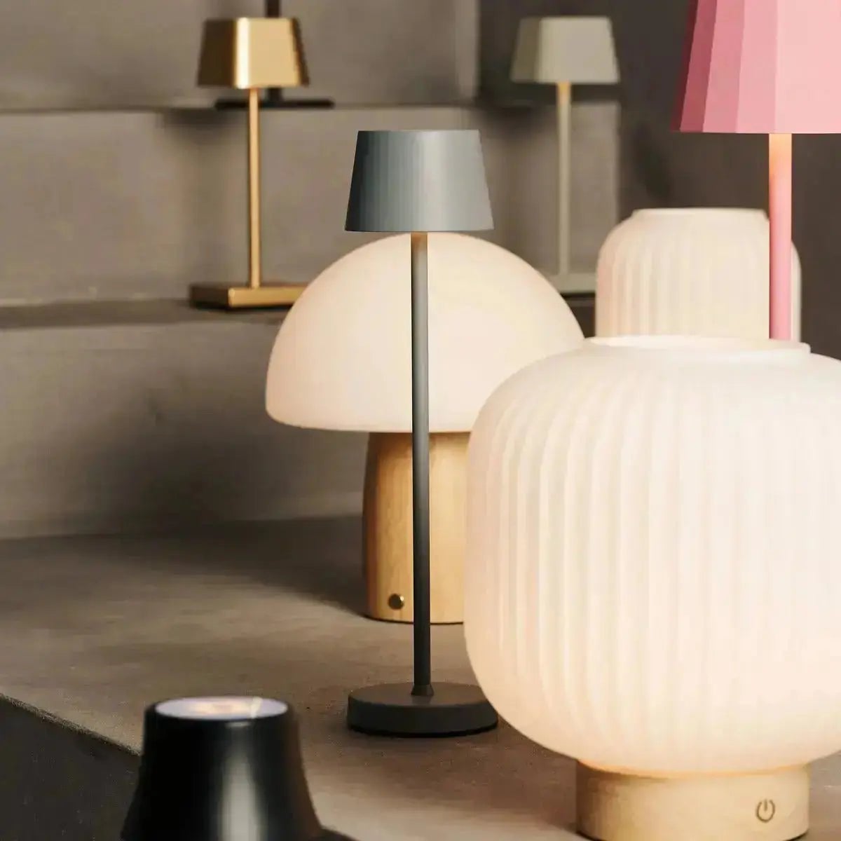 Tavellio - Zano Lichtbruine Draadloze Lamp met Batterij | Linnenmix, LED en drie lichtmodi