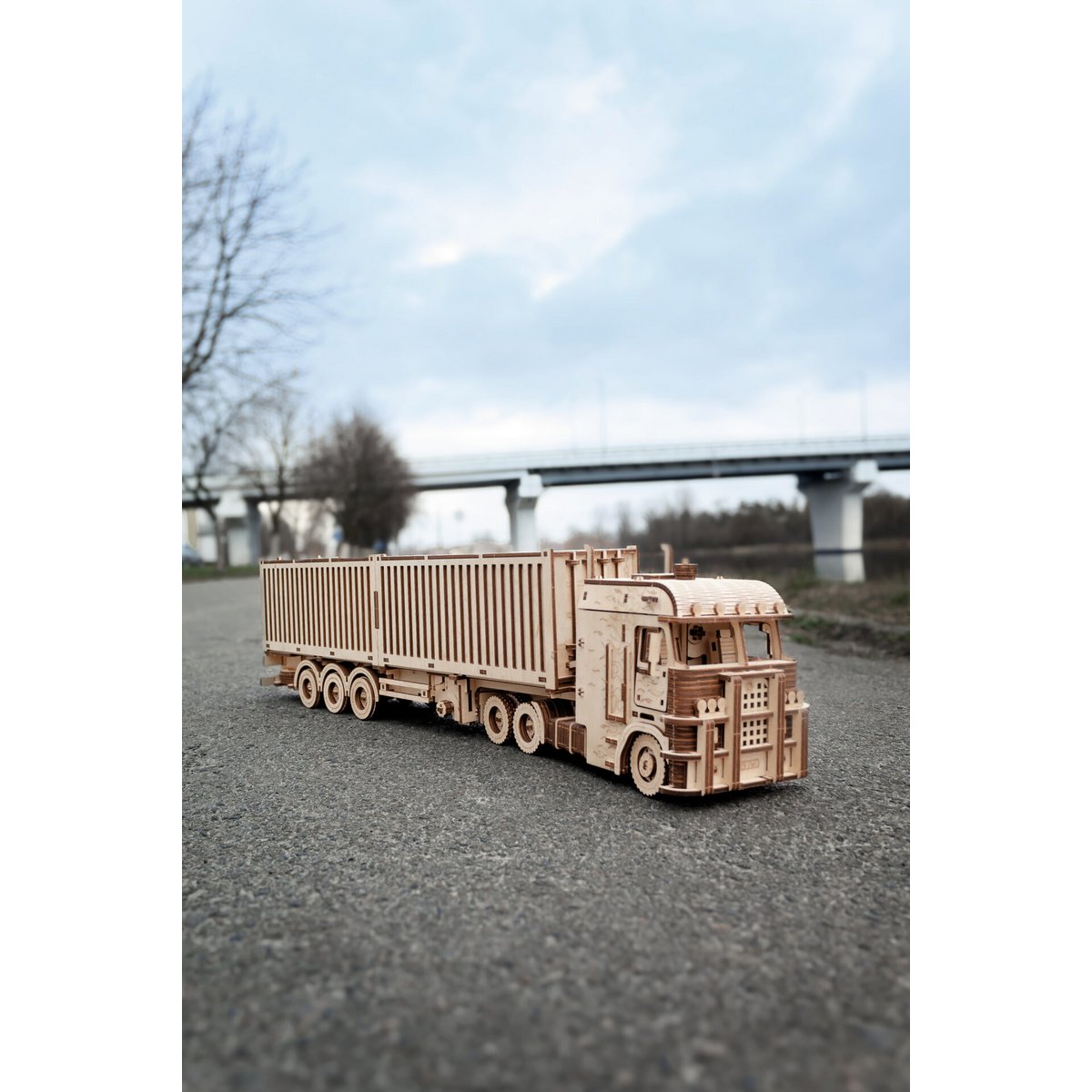 Eco Wood Art (EWA) 3D Houten Puzzel Container-Semitrailer for Truck “Road King”, 3724, 52,3x10,8x16,9cm