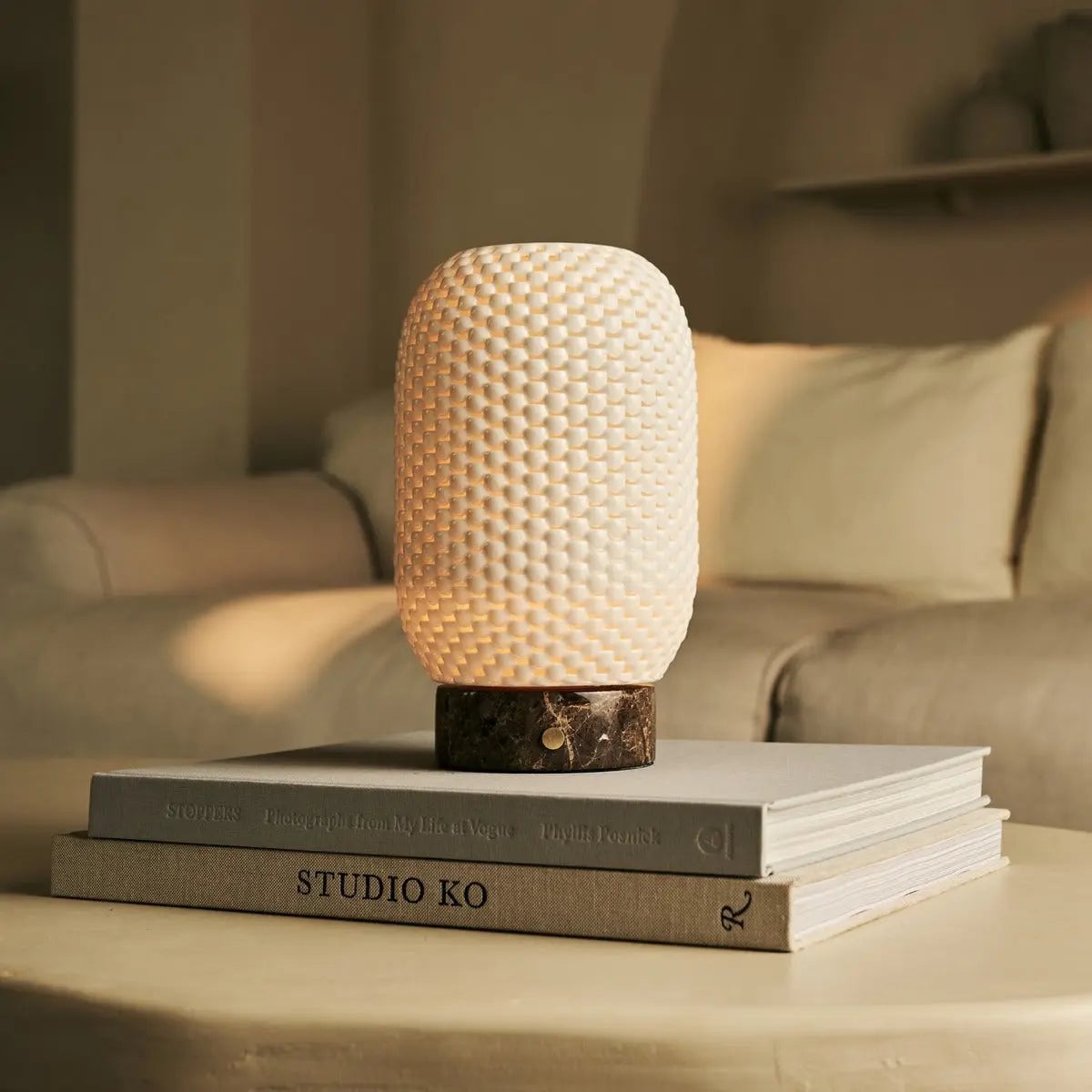 Tavellio- Aurora Donkerbruin Marmeren Snoerloze Tafellamp | 3D-geprint porselein, dimbaar en batterijduur tot 100 uur