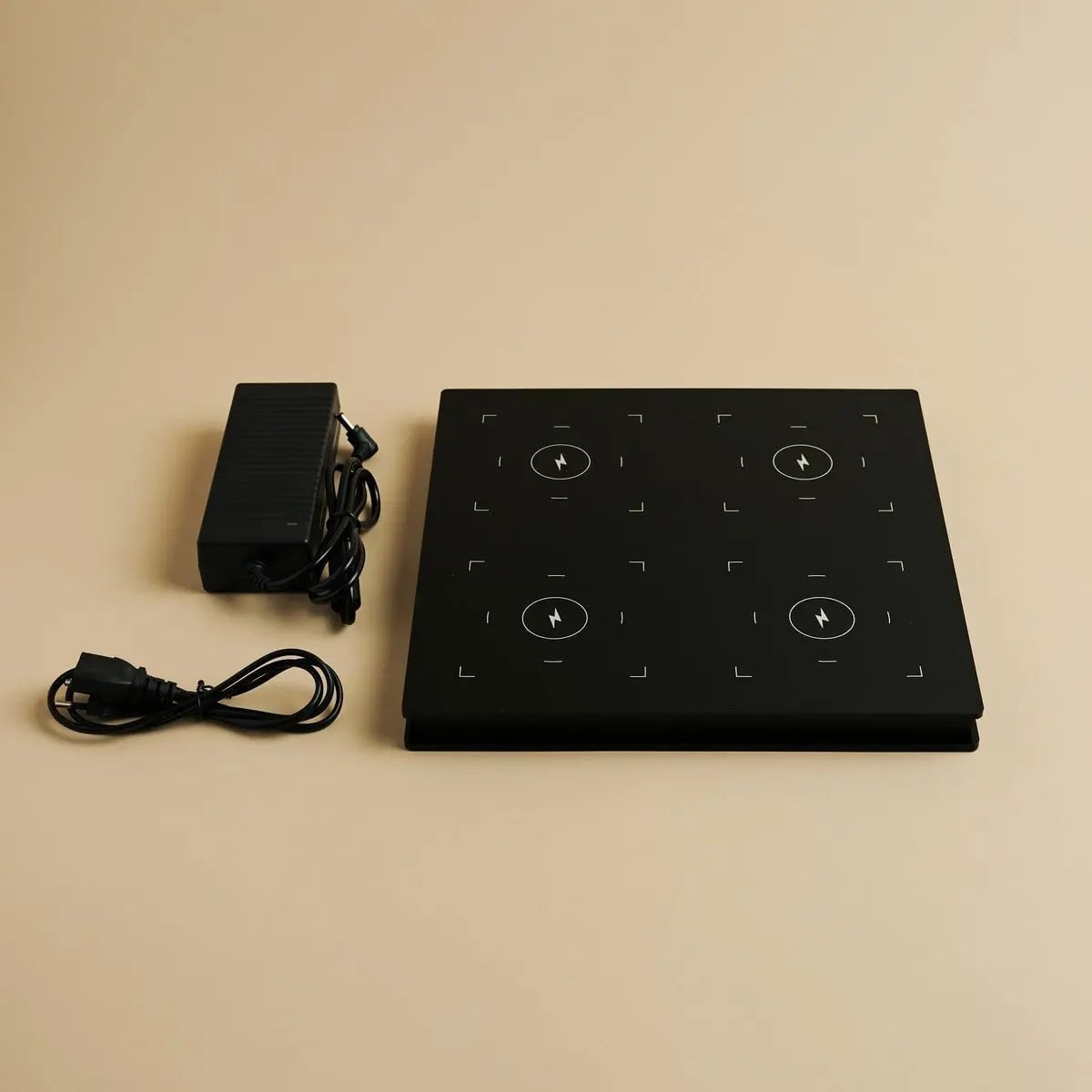 Tavellio - Exclusieve Combiset Professioneel | 4 x Sarphati Mini Mokka Bruin Oplaadbare Tafellampen & 1 x Amstel Oplaadstation