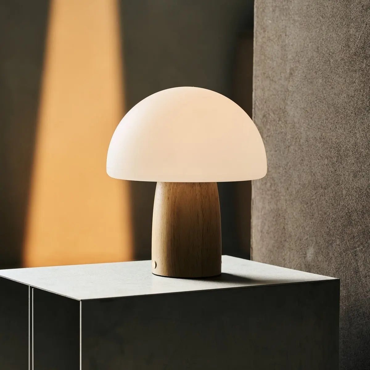 Tavellio - Mia Lichtbruine Stijlvolle Draadloze Tafellamp | Elegant, dimbaar en functioneel