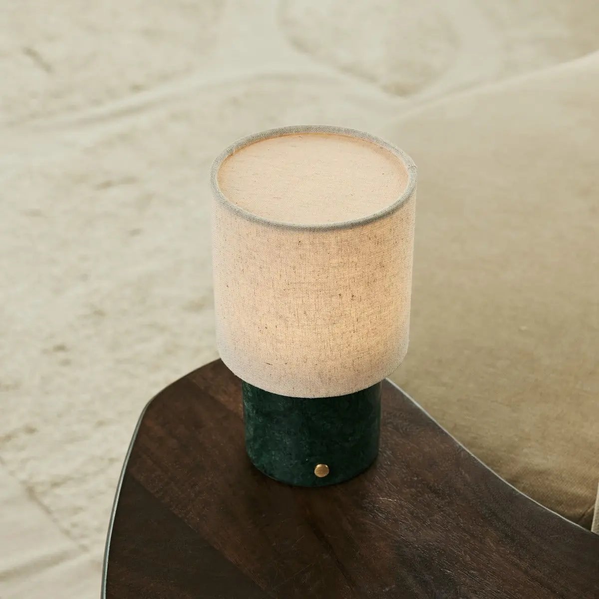 Tavellio - Onoda Groen – Verde Alpi Marmeren Oplaadbare Tafellamp | Authentieke, verwisselbare lampenkap en linnenmix