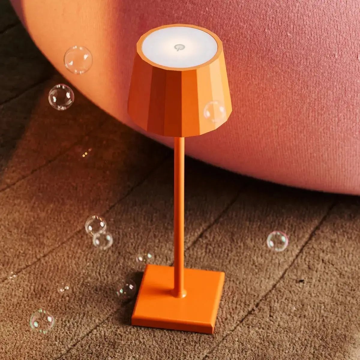 Tavellio - Wouter Oranjebloesem Oplaadbare Tafellamp | Draadloos opladen en batterijduur van 120 uur