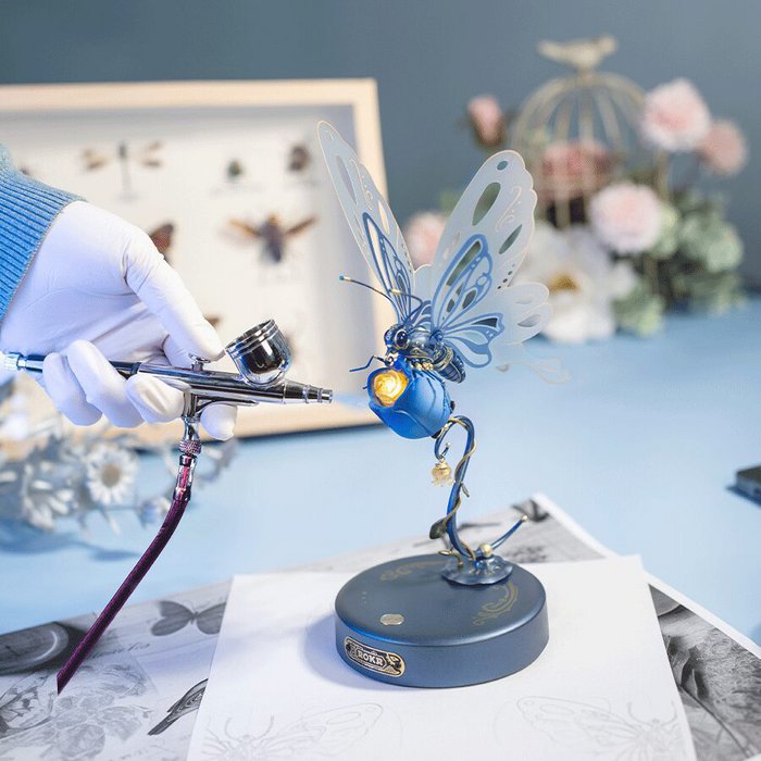 Robotime, Laat ze hun Ipad vergeten met dit 3D DIY Kunststof Bouwpakket Vlinder