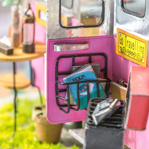 DIY Huisje Happy Camper, Robotime