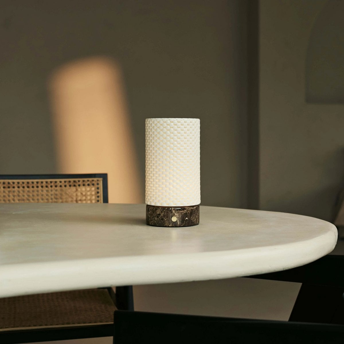 Tavellio - Luna Donkerbruin Marmeren Oplaadbare Tafellamp | 3D-geprint porselein, dimbaar en batterijduur tot 100 uur