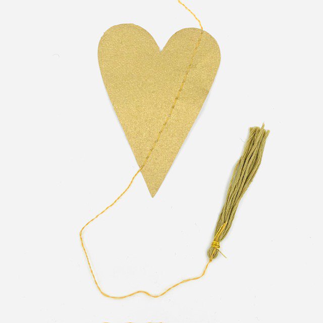 Luna-Leena slinger hart - Ecopapier goud - Handgemaakt in Nepal