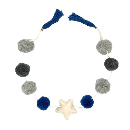 Luna-Leena slinger ster - Pompon blauw/grijs - Handgemaakt in Nepal