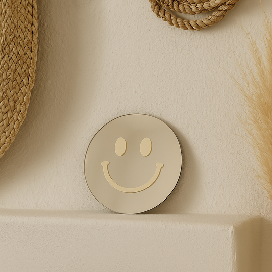 Vrolijkmakende Smiley spiegel Cream Smile